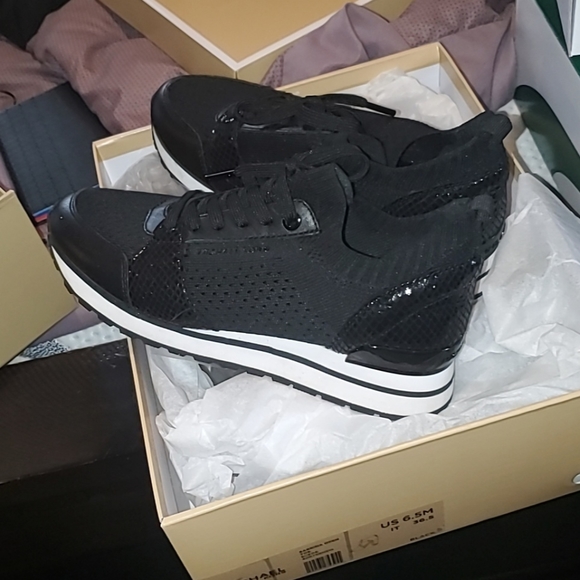 MK shoes - Picture 1 of 1